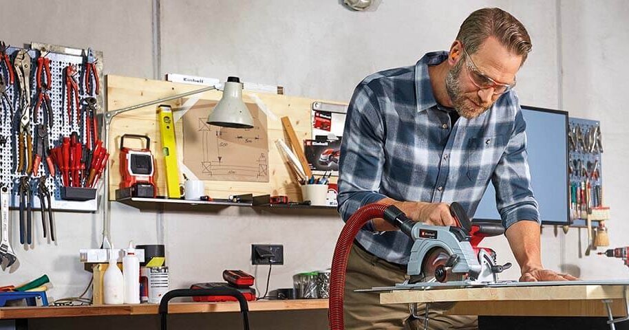 Practical tips The correct way to cut with a cordless circular