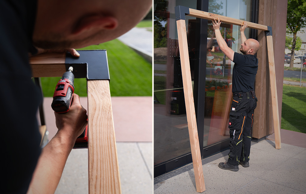 Zweigeteiltes Bild: Links wird ein Metalleckteil an Holzbalken geschraubt; rechts stellt ein Mann das zusammengebaute Holzgestell auf.