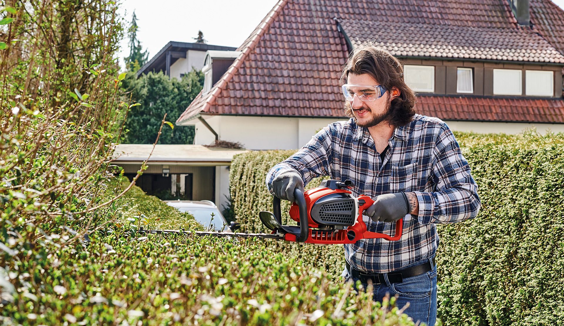 A petrol hedge trimmer is the hedge trimmer of choice for most professionals.