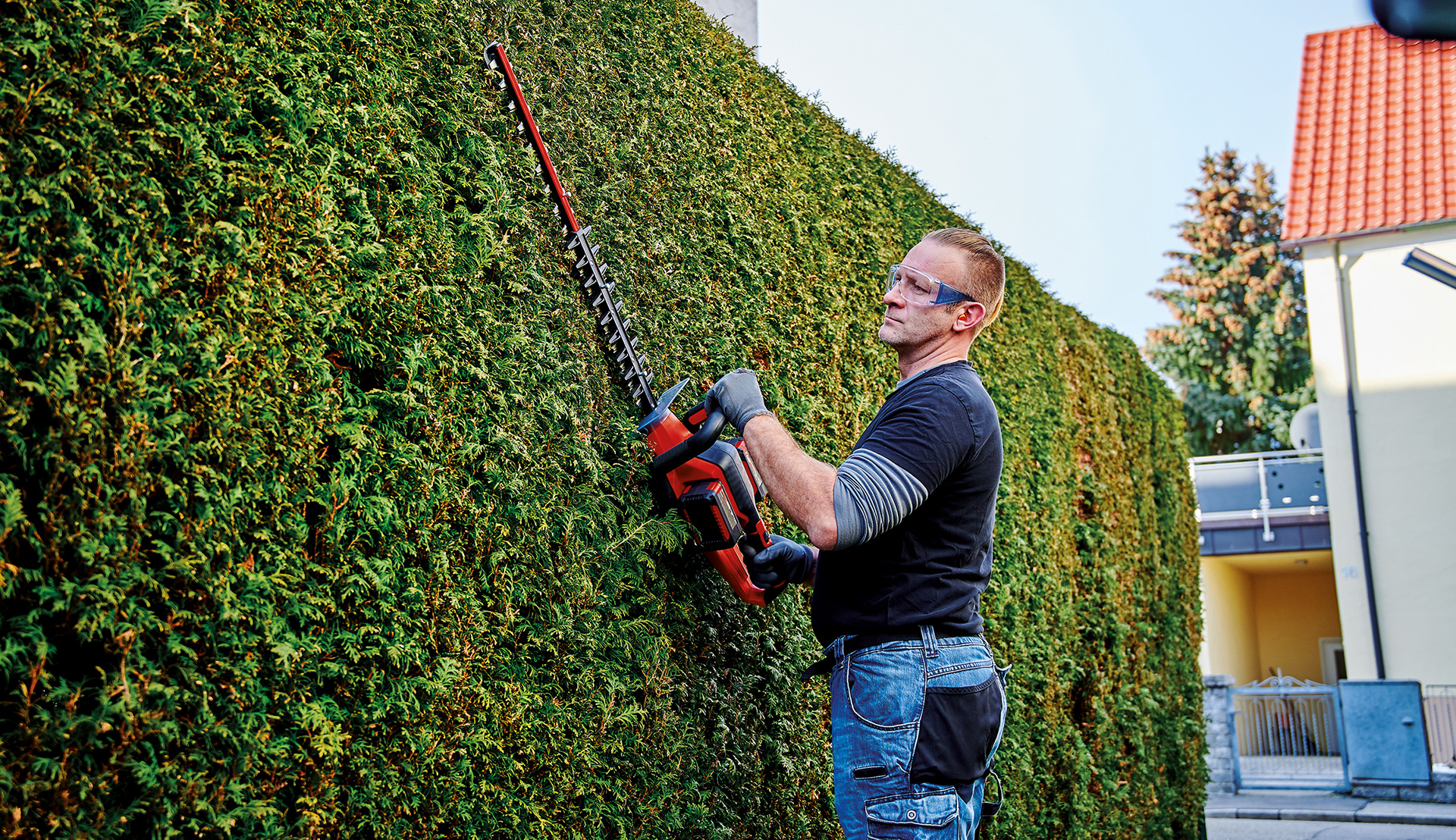 Protective clothing for hedge trimming