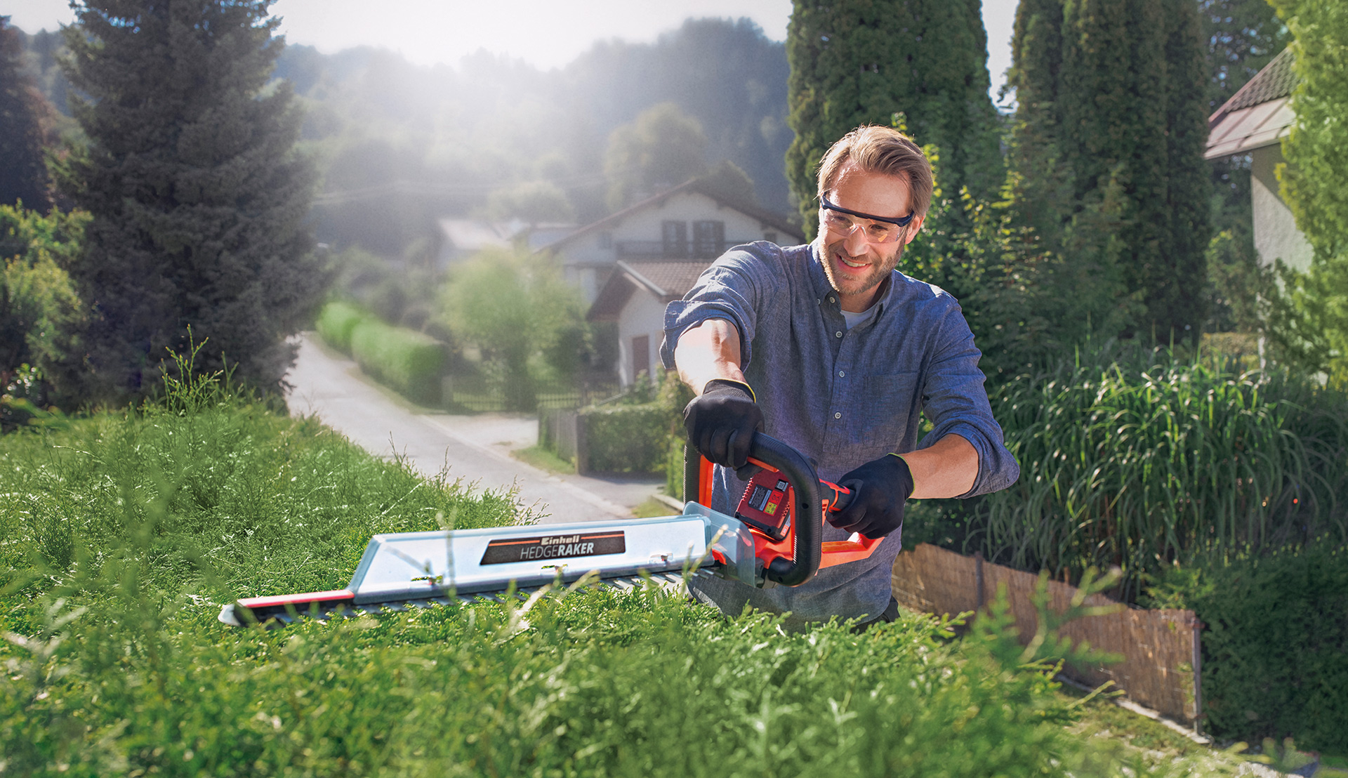Cordless hedge trimmer tips for shaping and pruning