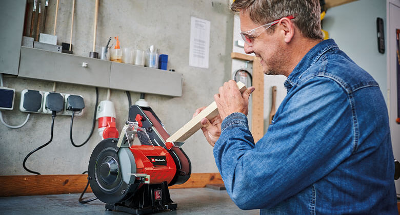 Using a belt sander on sale